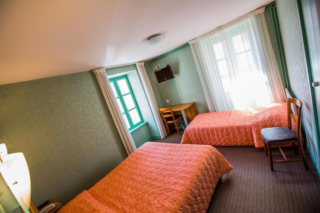 Hotel De L'Abbaye Sauxillanges Oda fotoğraf
