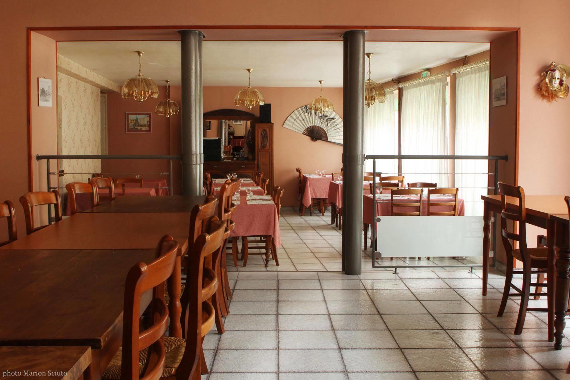 Hotel De L'Abbaye Sauxillanges Dış mekan fotoğraf
