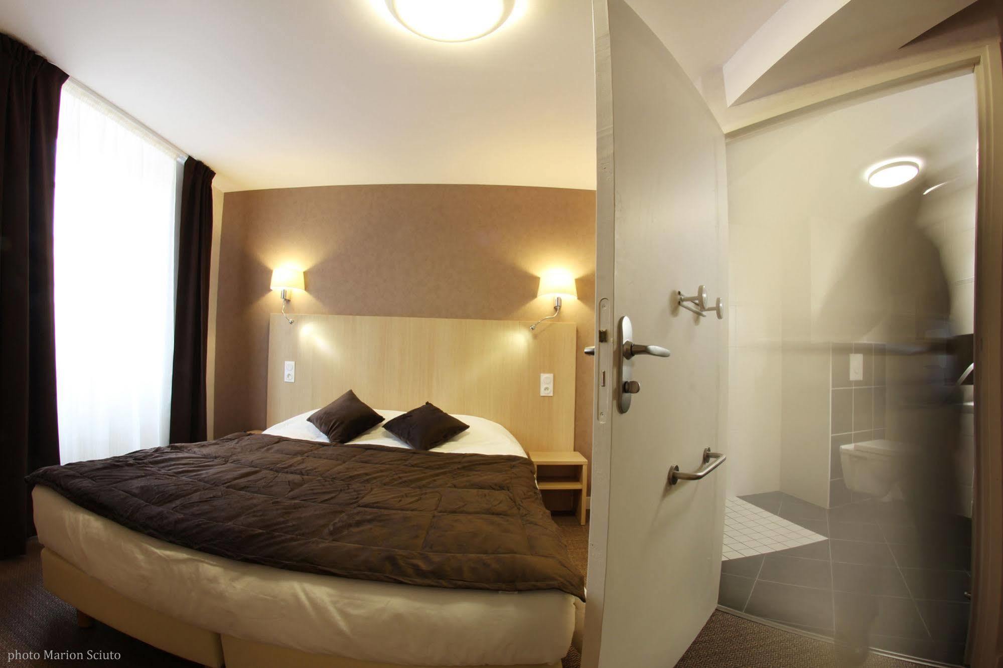 Hotel De L'Abbaye Sauxillanges Dış mekan fotoğraf