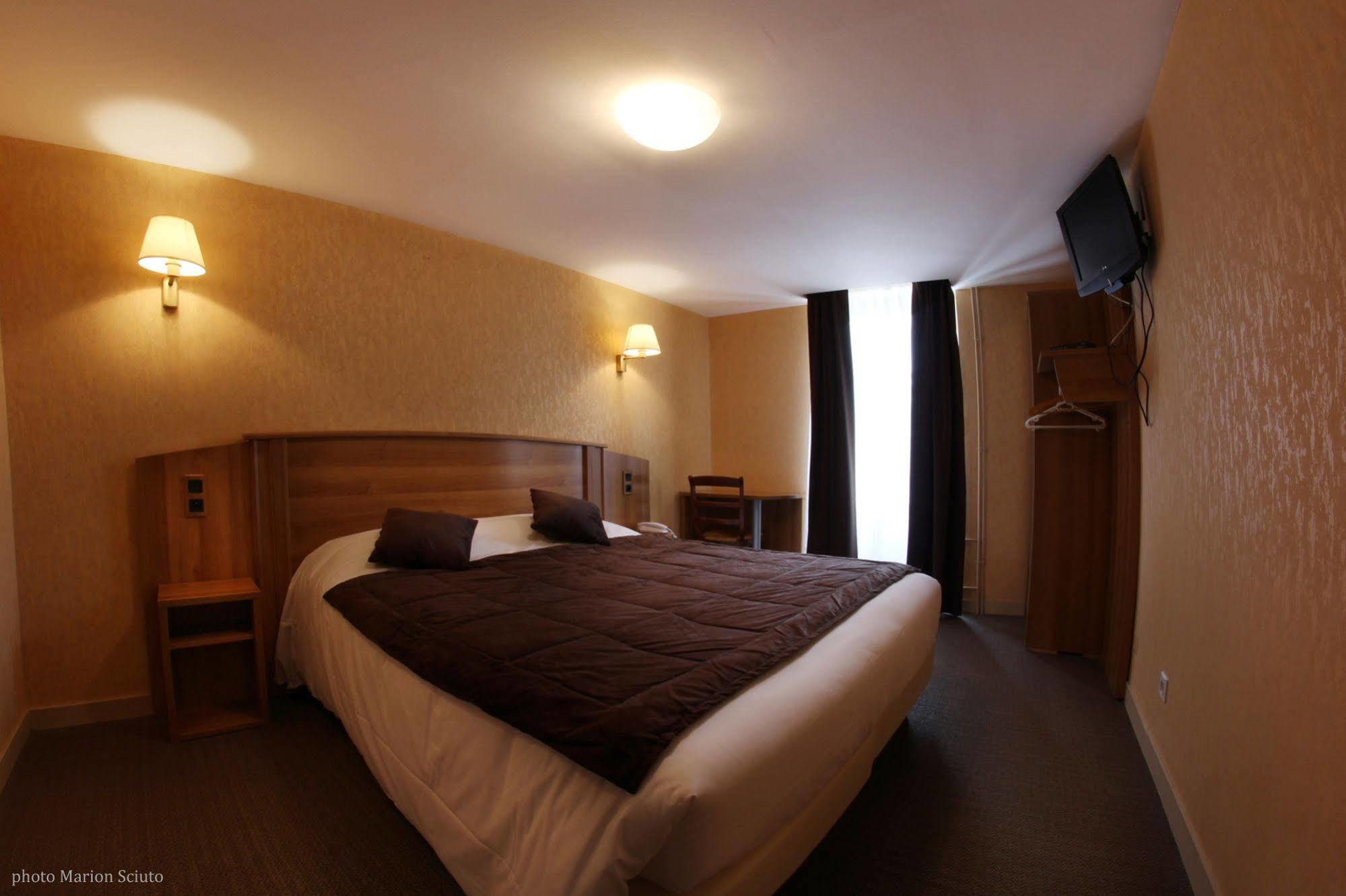 Hotel De L'Abbaye Sauxillanges Dış mekan fotoğraf